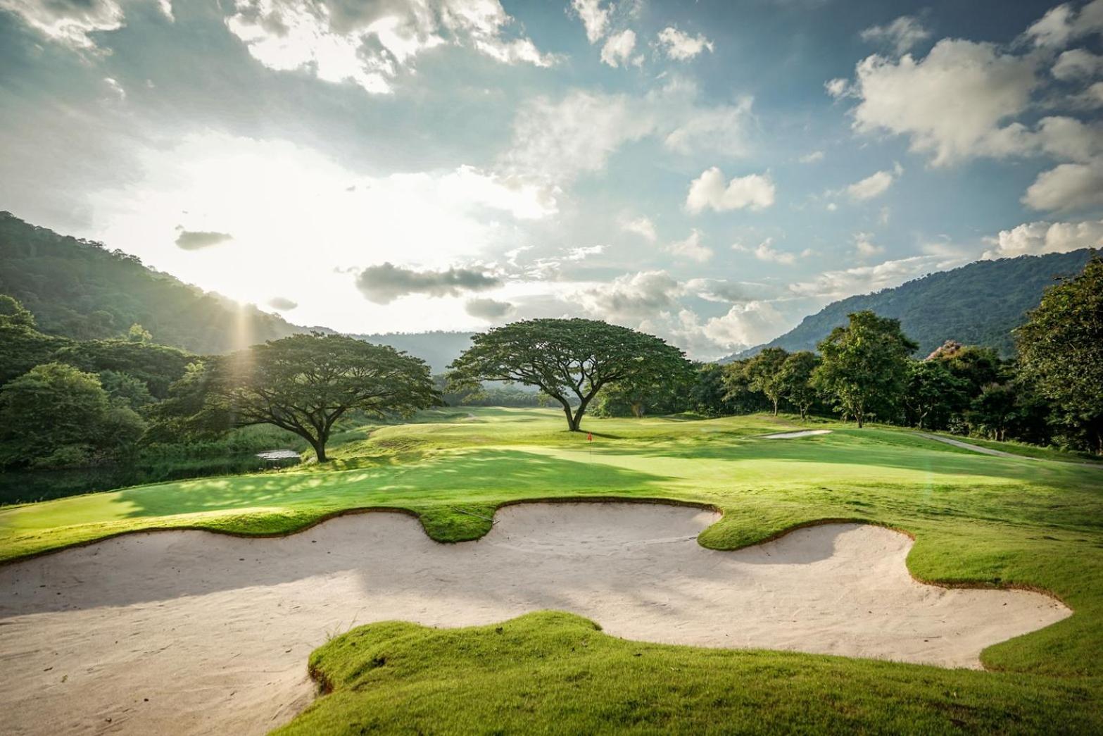 Royal Hills Golf Resort & Spa Nakhon Nayok Luaran gambar
